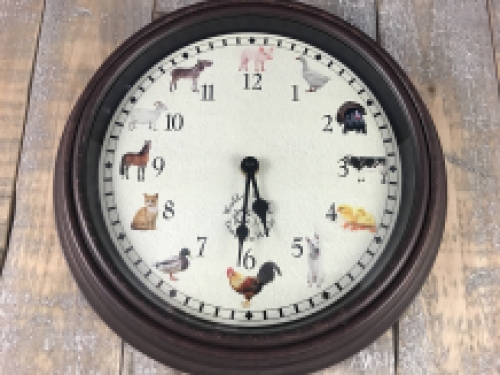 Clock with animals, they also make sounds!