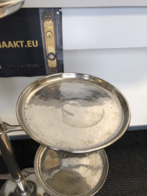 Standaard, etagère, uitstaltafel, geheel aluminium in nikkel uitvoering, 5 schalig,  geweldig!!