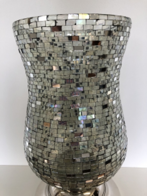 Vase lantern, chimney moz crystal, with mirrored disco effect on nickel base.