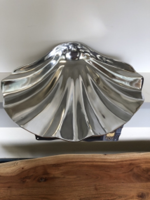 Nickel shell as bowl, top design.