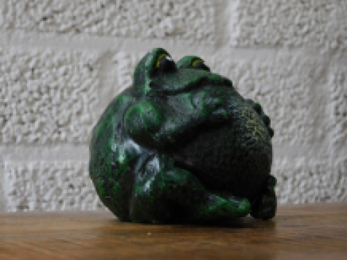 Statue of a frog, nice statue, green, for indoors and outdoors