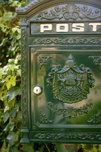 Postbus Londen, groen gegoten aluminium