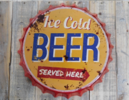 Prachtige metalen kroonkurk met tekst: ice cold beer served here!!