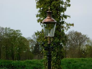 Gartenlampe, gusseiserner Laternenpfahl mit Schirm, klassisch