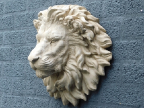 Large beautiful impression full lion head, polystein.