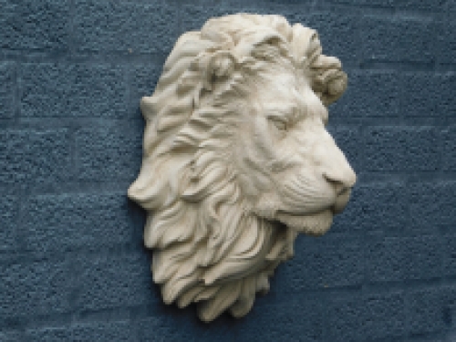 Large beautiful impression full lion head, polystein.