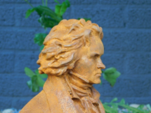 Prächtige Statue von Ludwig van Beethoven - ganz aus Gusseisen