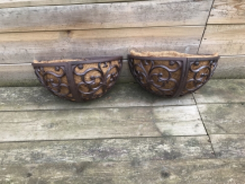 A set of planters / baskets for the wall, beautiful wall decoration