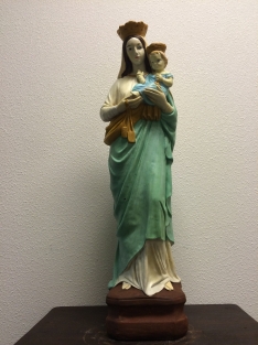 Mary with child, beautiful full stone statue in color!!