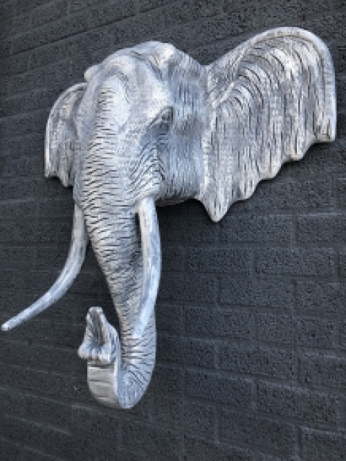 Fors wandornament van een olifant, beton look, heel groot en fors!