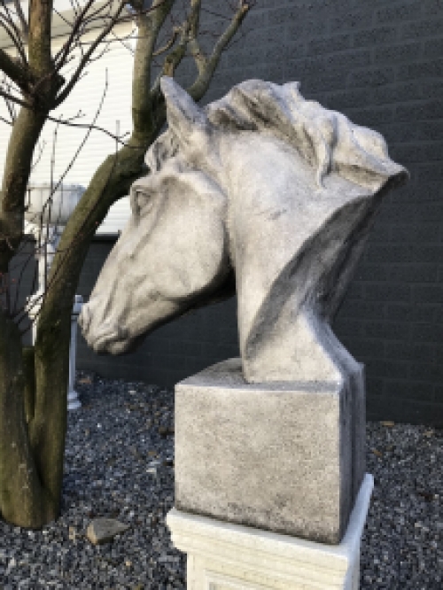 Detailed horse head made of polyresin, large horse head, garden statue