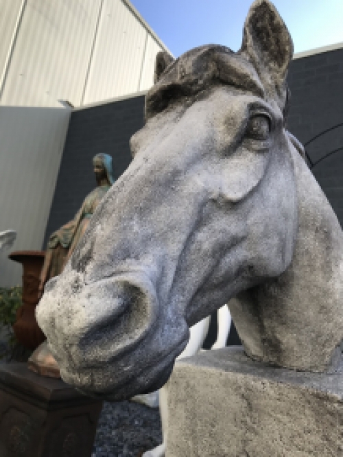 Detaillierter Pferdekopf aus Polyresin, großer Pferdekopf, Gartenstatue