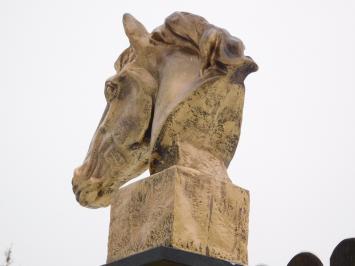 One-off: XL Polystone Horse Head - Gold coloured 