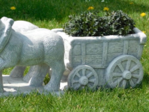 Statue ''horse and cart'' - solid stone