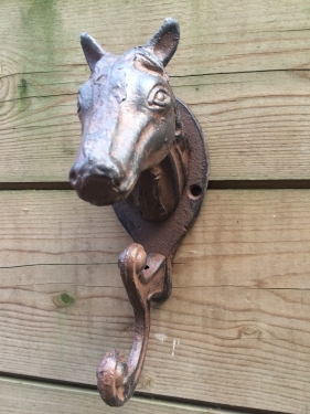 Horse head with coat hook, cast iron.NOG2!