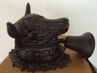Large doorbell with bull's head, cast iron, very beautiful!!
