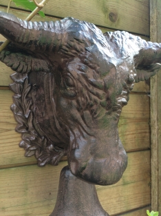 Large doorbell with bull's head, cast iron, very beautiful!!