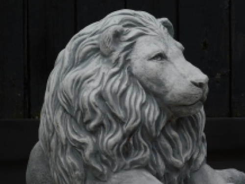 Set of lying lions - solid stone