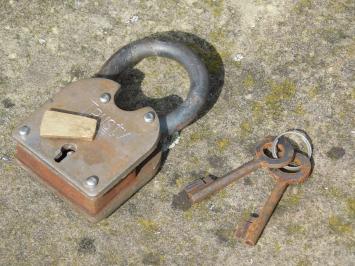 Antique Padlock with Keys - Working - Medieval look