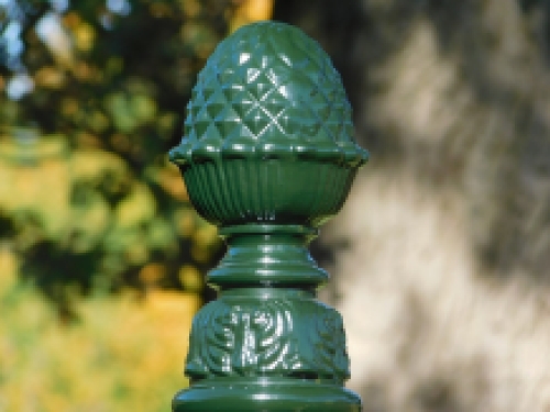 Ornate floor-standing water tap - dark green - aluminium