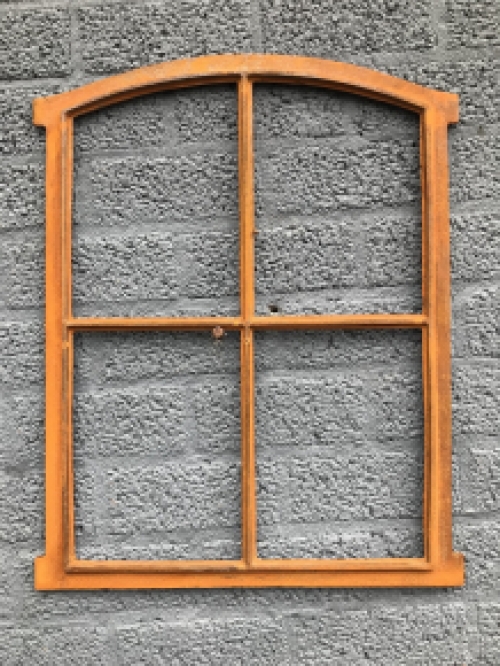Cast iron window ''Rost'' : 47.5 x 63