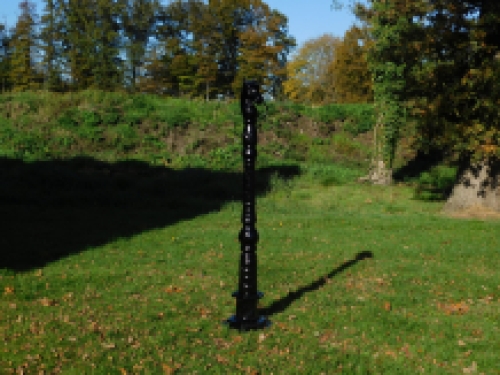 Stand post with horse head - black - cast iron, only 2 left