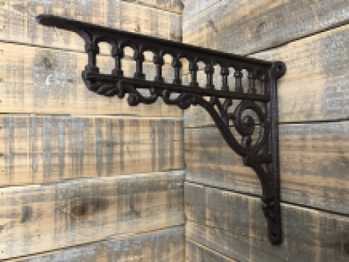 Shelf support - cast iron - shelf support