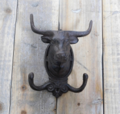 Bull hook cast iron rustic brown