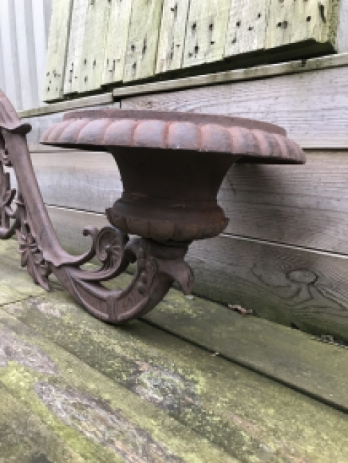 Large cast iron wall sconce, very heavy, top quality!