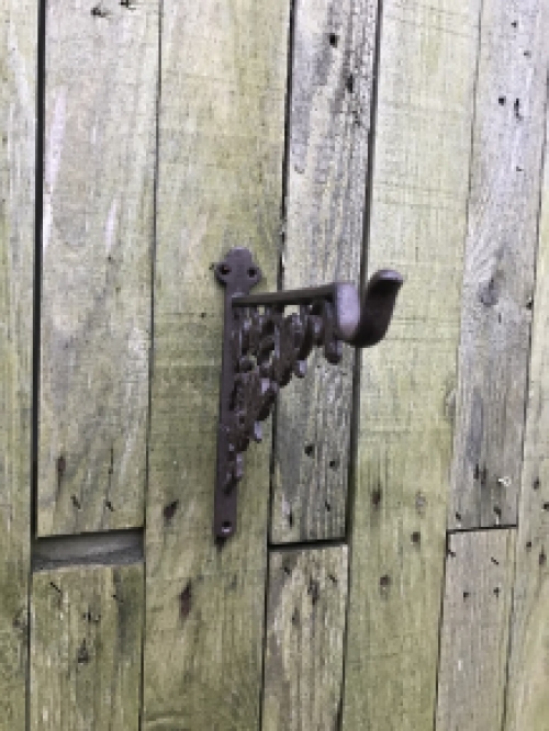 Wall hook with roses - cast iron - decorative wall decoration