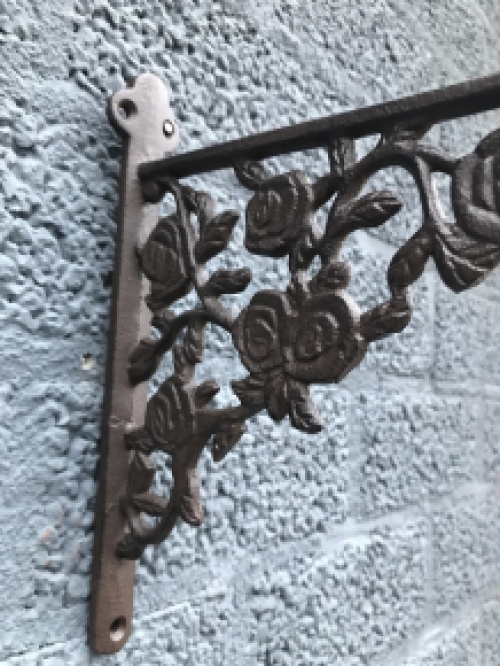 Wall hook with roses - cast iron - decorative wall decoration