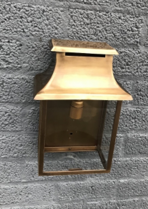 Beautiful wall lamp / outdoor lamp, made of full brass, beautiful hotel lamp with a nostalgic look!