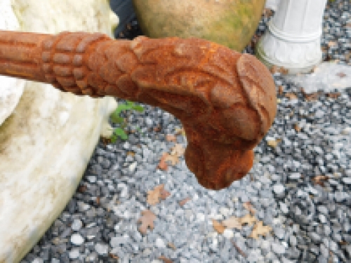 Wasserspeier, Brunnenauslauf, Brunnen - Fabelwesen Gargoyle als Speier