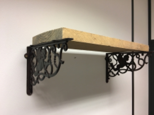 Beautiful shelf rack pendant ENGEL motif, cast iron-small