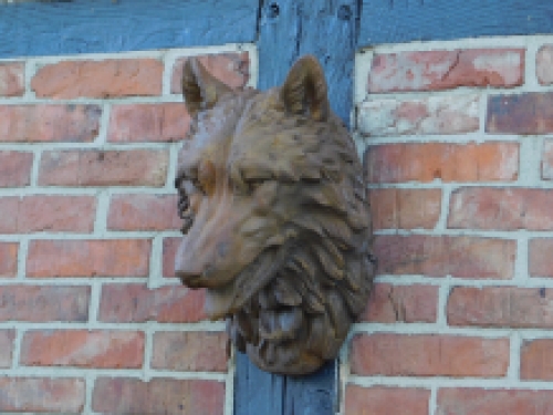 Wolf's head - polystone - in oxide - wall decoration