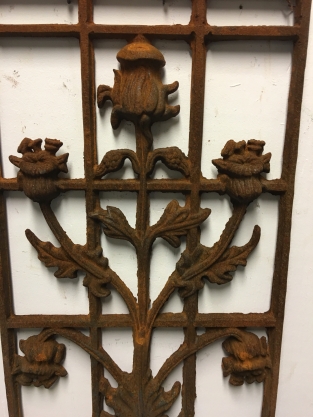 Cast iron wall ornament floral design, very nice!!!