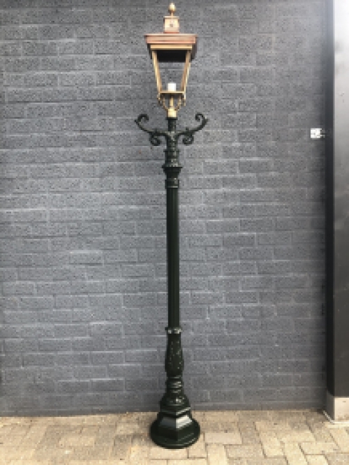 Outdoor lamp, lantern with ceramic fitting and glass, cast aluminium pole, green or black, with copper square shade, high 240 cm.