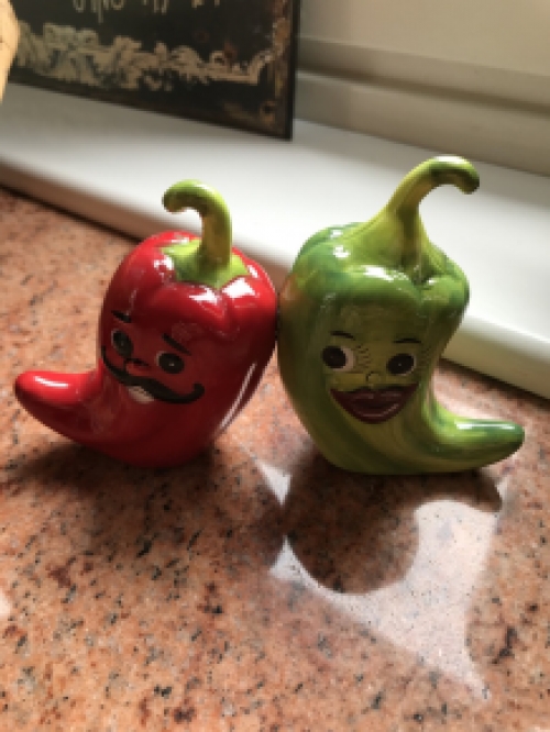 Salt and pepper pots, hot chilli peppers, very nice!